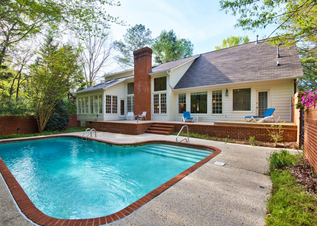 4215Champaign-pool